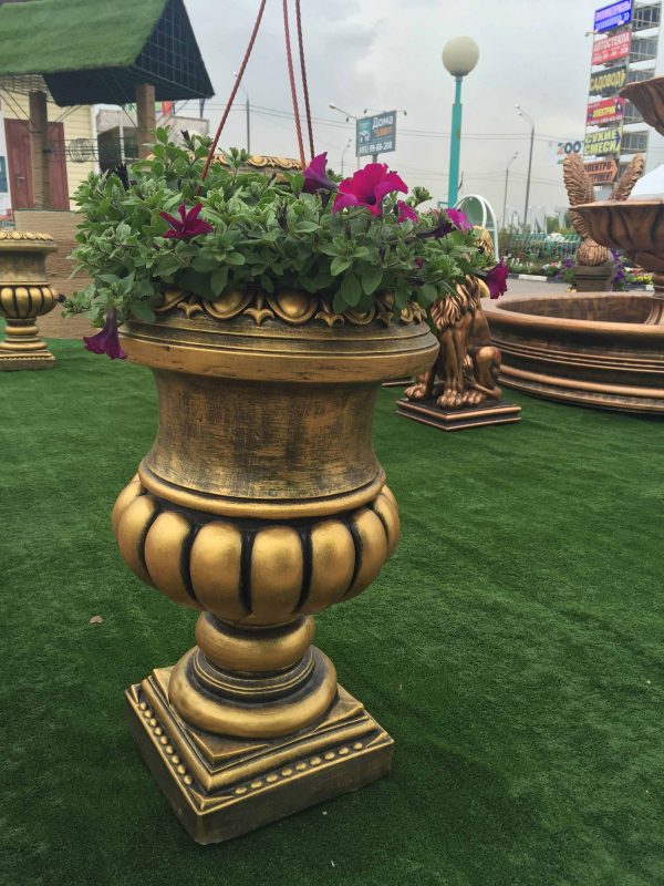 Римская чаша удлинённая в золоте 11 Садовая ваза римская золото 3