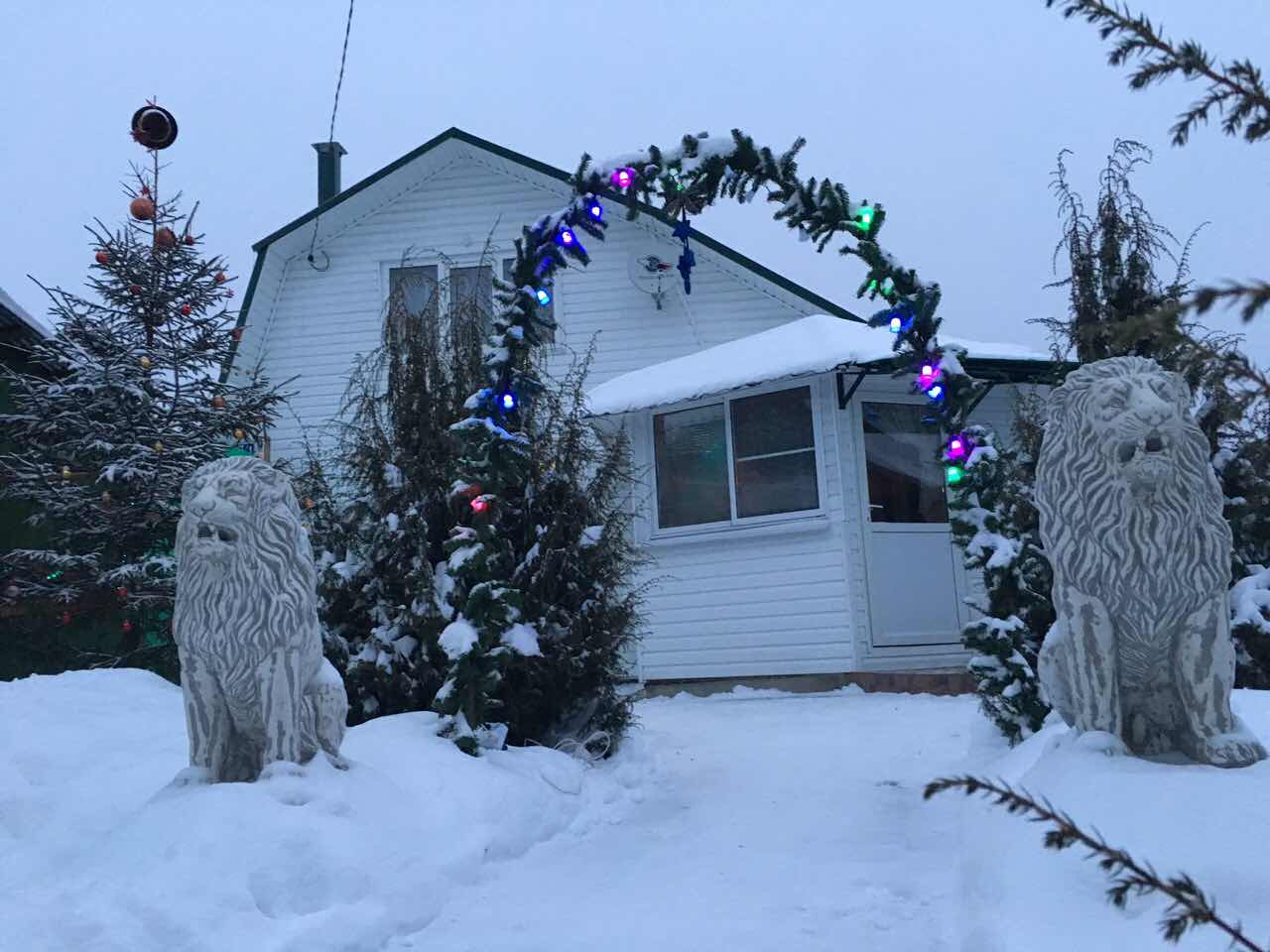 Скульптуры львов в подарок маме 05