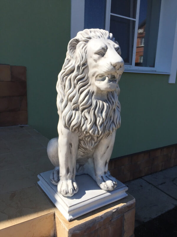 скульптура льва