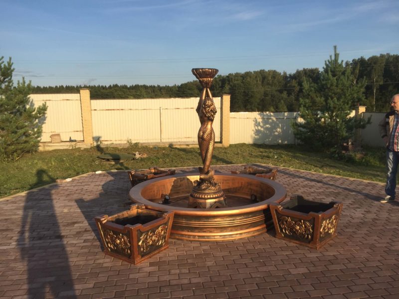 садовый фонтан