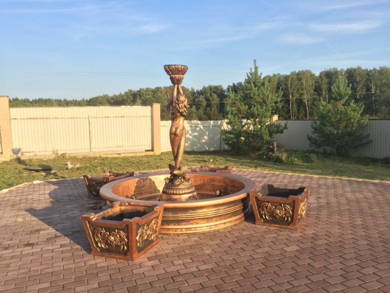 Sadovyi fontan dlya dachi v Novoi Moskve 06