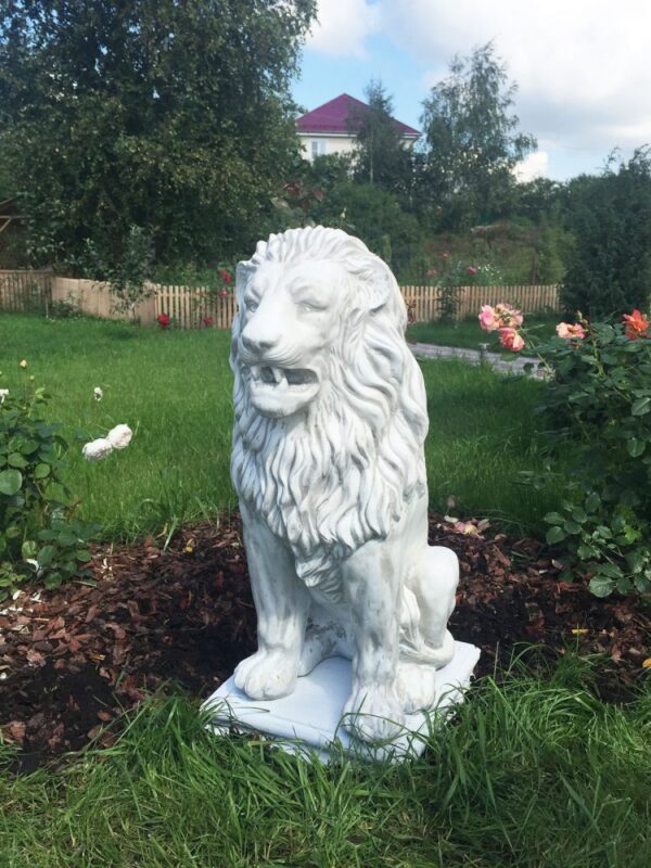 2 skulptura lev korolevskij beton belyj