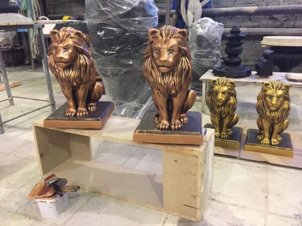 Скульптура из бетона Малый лев в бронзе (45 см) 10 две скульптуры льва в бронзе