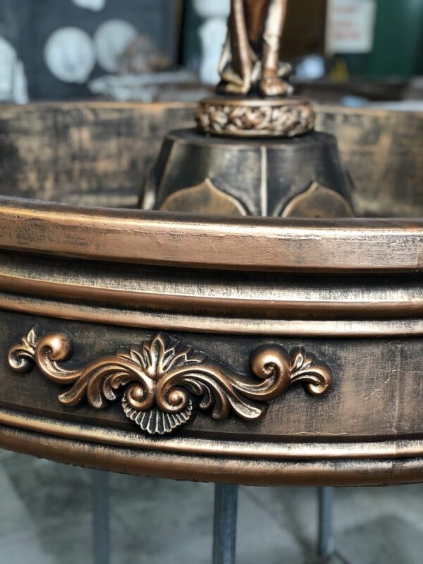 узор на борту бассейна