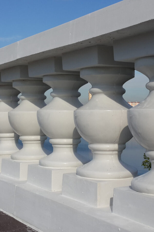 Балясина бетонная "Римская" большая в белом (310 см) 7 большая толстая балясина