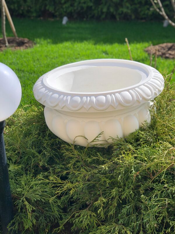 Вазон классический средний 9 IMG 4175 scaled