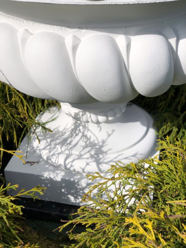 Вазон классический средний 10 IMG 4185 scaled