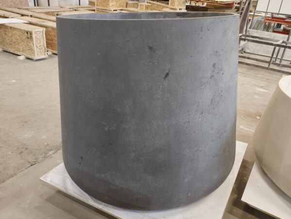 Садовый вазон овальный из бетона 6 Вазон овальный