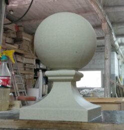 Навершие на столб Шар на ножке Белый (41 см) 15 Навершие на столб 03