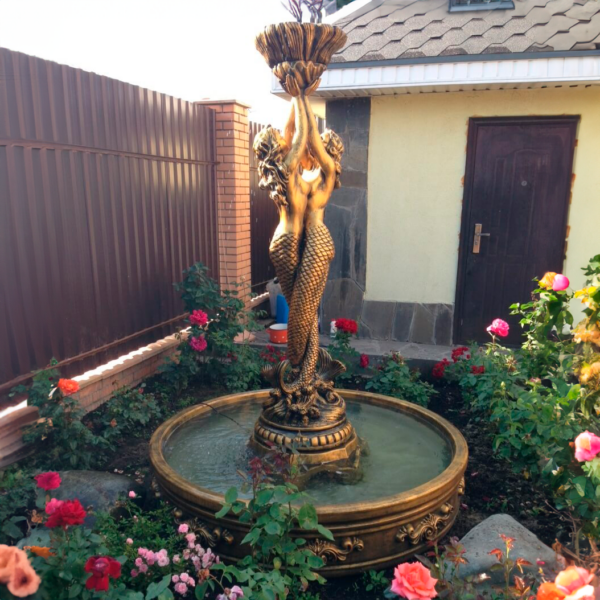 Alternative view of Фонтан Флоренция и Русалки с малой чашей