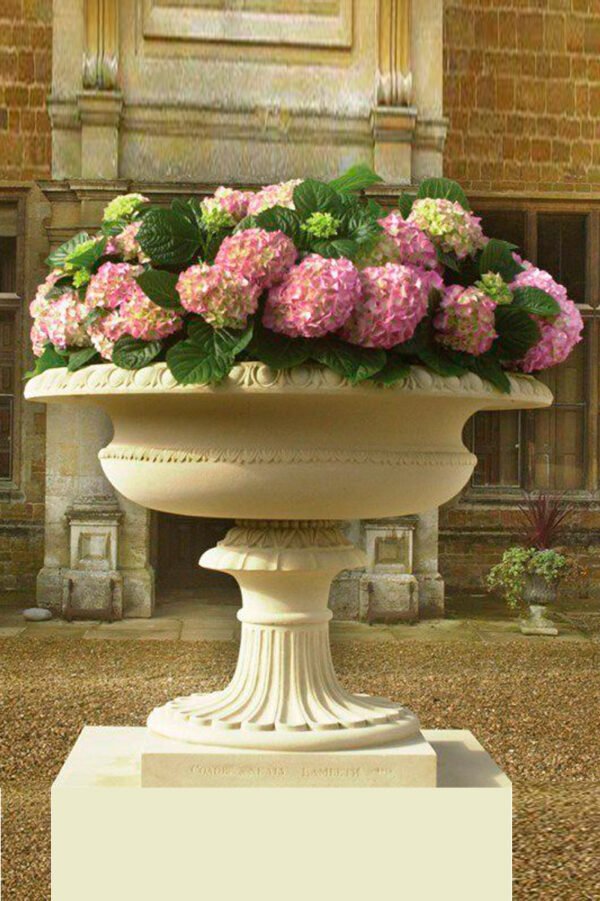 Вазон на ножке 02