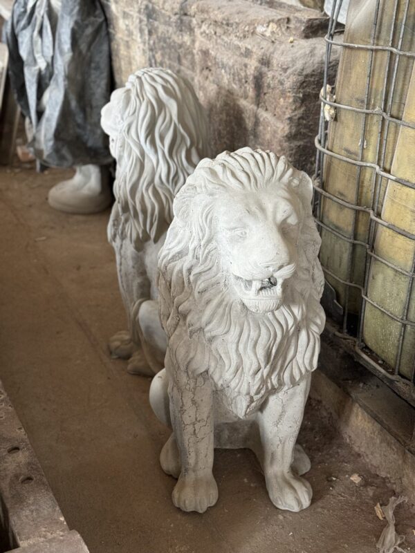 Королевский лев в сером бетоне. Уценка 5 photo 2024 07 20 13 02 44