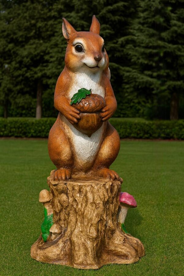 скульптура белка для участка