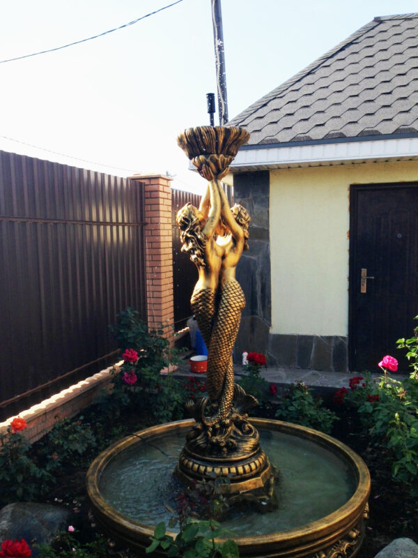 Скульптура «Русалки» в золотом цвете 8 fontan dlya sada rusalki malyj 02