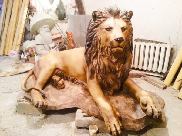 Скульптура лежачего льва 21 Лежачий лев