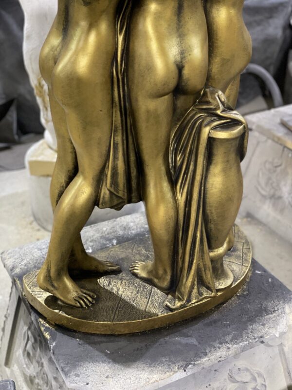 tri graczii v zolote 3