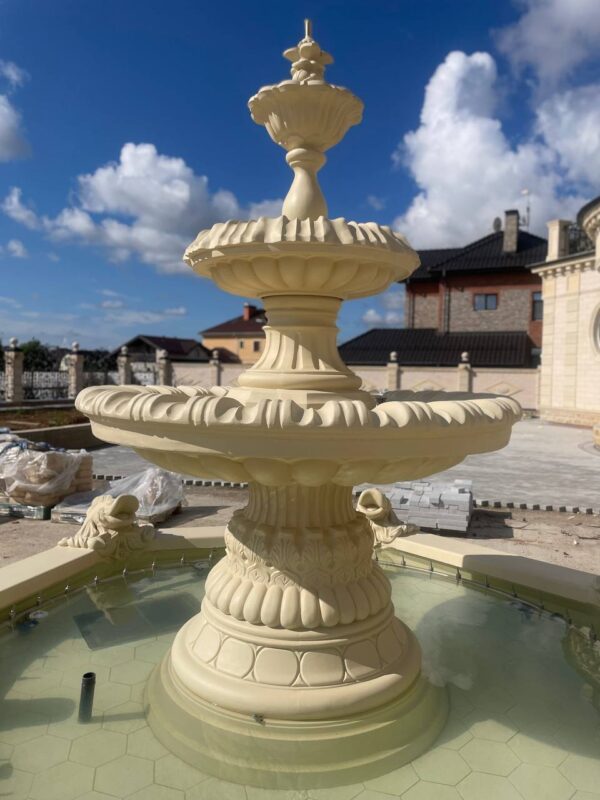 fontan dvorczovyj klassicheskij bezhevyj 3