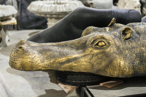 скульптура для сада бегемот