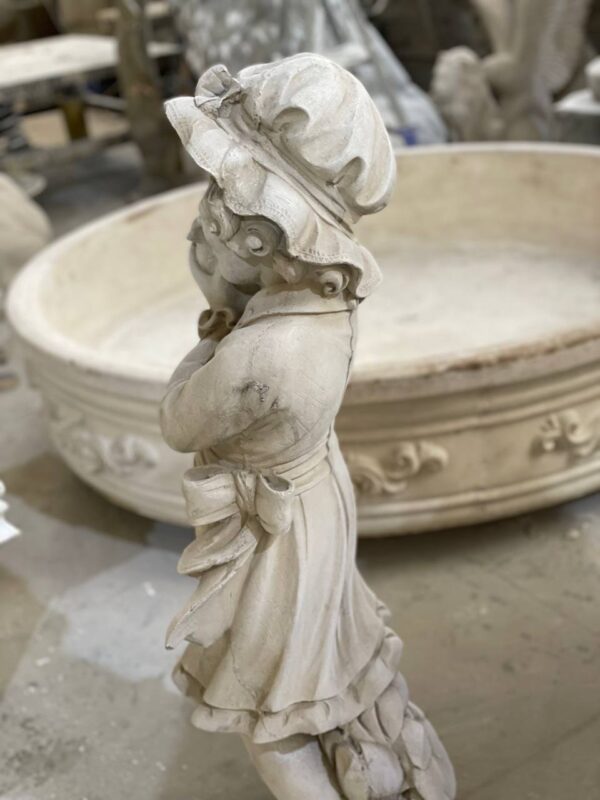 photo 5262775998368299643 y