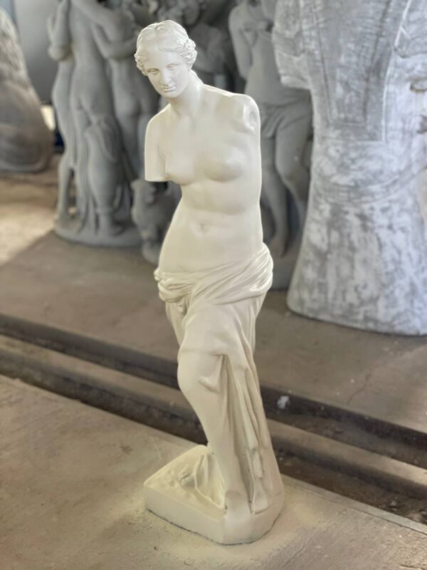 Скульптура Венера Милосская в бежевом цвете 9 Венера Милосская. Бежевый