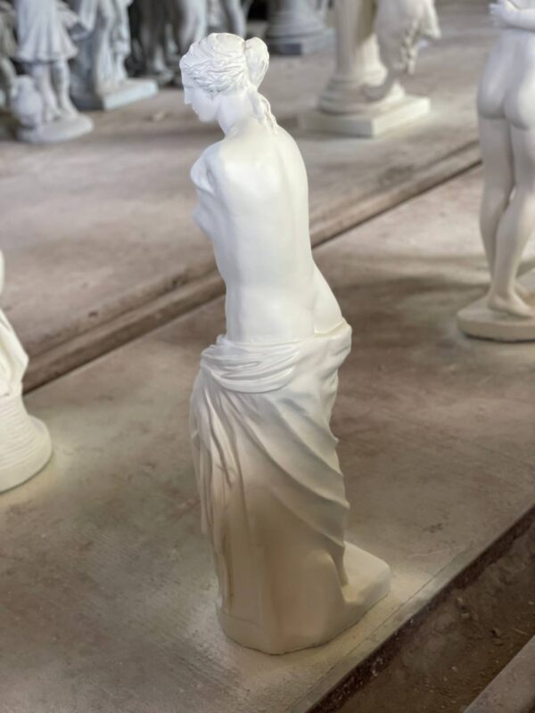 Скульптура Венера Милосская в бежевом цвете 8 Венера Милосская. Бежевый