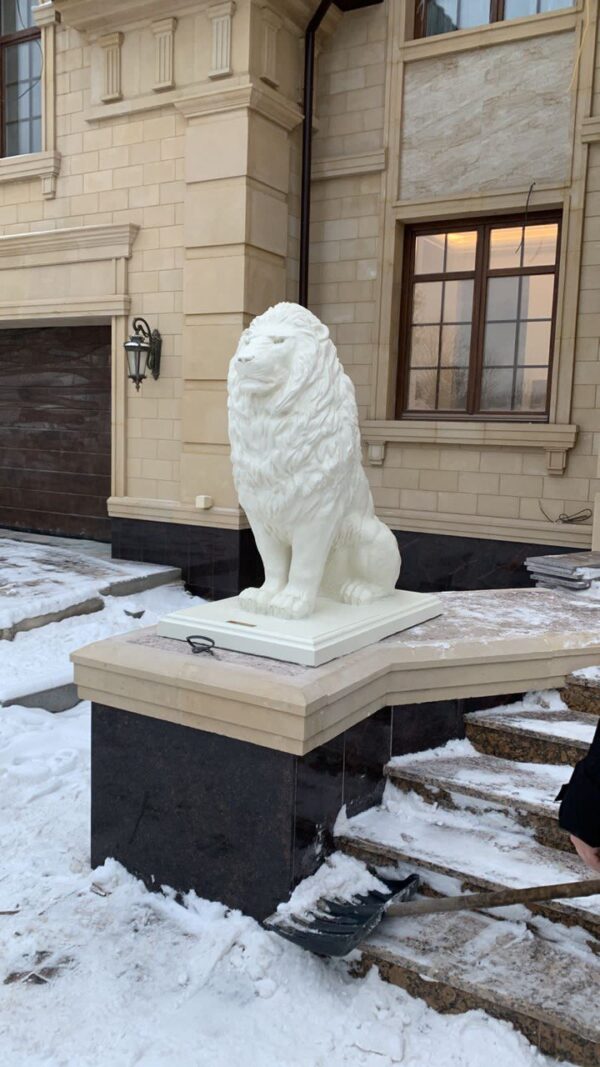 Садовая скульптура — Императорский лев (цвет слоновая кость) 14 photo1669206851 3