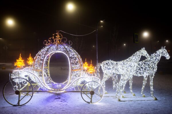 Световая фигура Королевская карета и два королевских коня (300 см) 9 photo1670919891