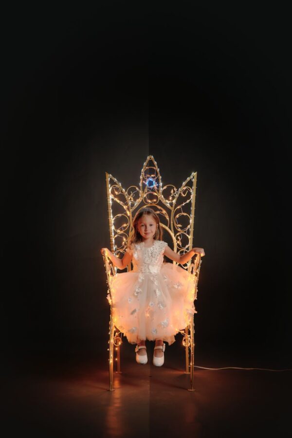 svetovaya figura tron4