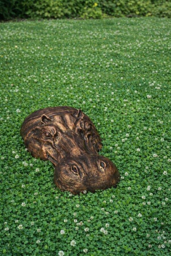 Скульптура Бегемот папа для сада