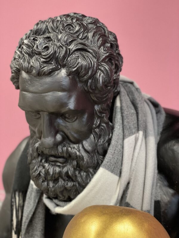 Бюст Геракл в золотых перчатках,черный цвет (90 см) 21 photo1669120001 2