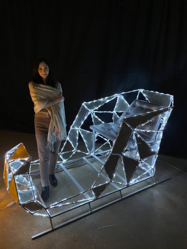 photo 5260222657490697824 y