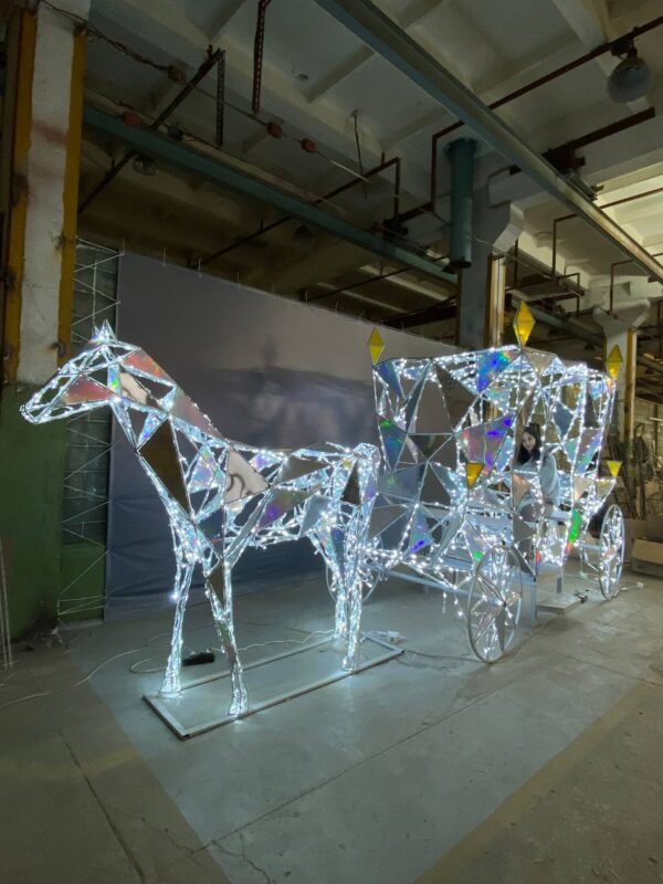 Полигональная фигура "Карета" (230 см) 7 photo 5260222657490697964 y