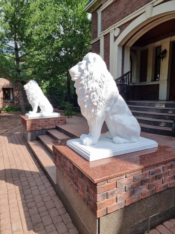 Садовая скульптура — Императорский лев (белый) 24 photo 5393133817784548309 y
