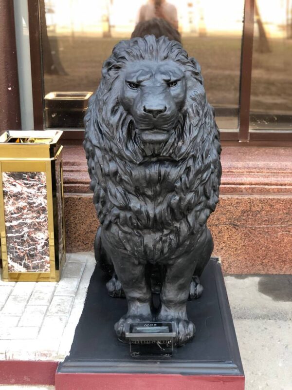 Садовая скульптура — Императорский лев (черный) 22 sadovaya skulptura — imperatorskij lev. chernyj 120 sm