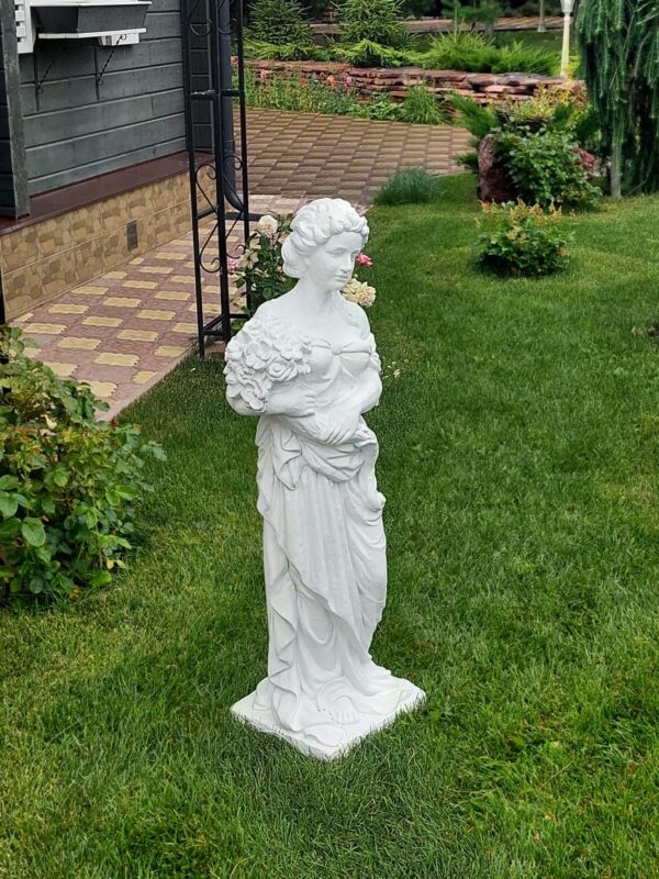 Скульптура девушки Итальянка с букетом (белая) 12 Итальянка с букетом белая (2)