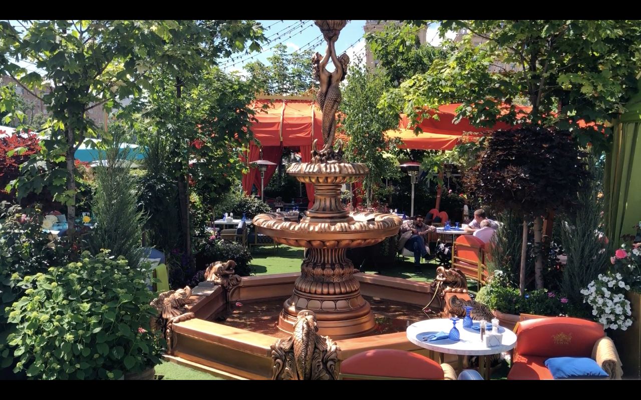 фонтан в ресторане