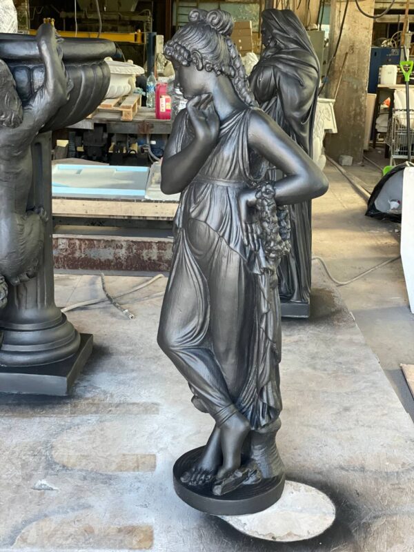 Скульптура девушки Муза (120 см). Черный.