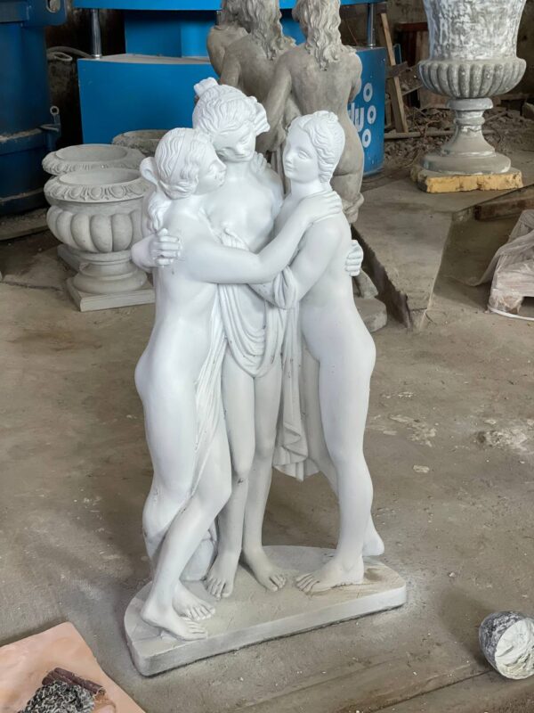 skulptura tri graczii. belyj 106 sm 3