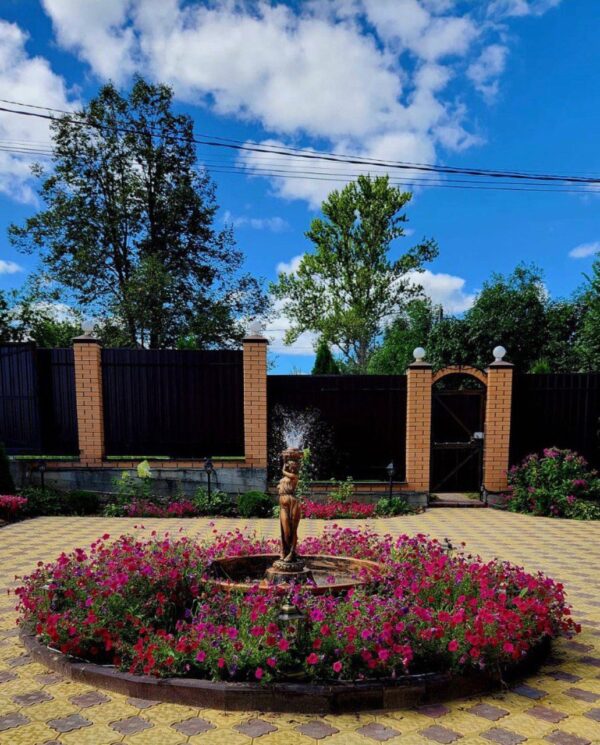 fontan florencziya s afroditoj v bronze