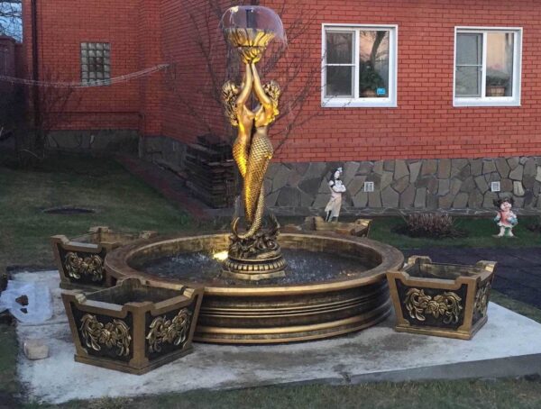 Фонтан Королевский с русалками и вазонами 9 fontan dla sada iz betona 2