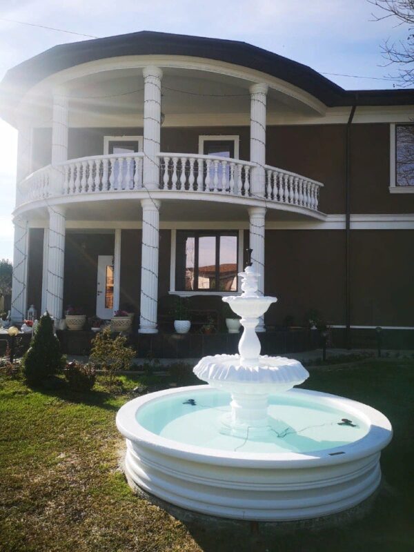 fontan korolevskij v belom 2