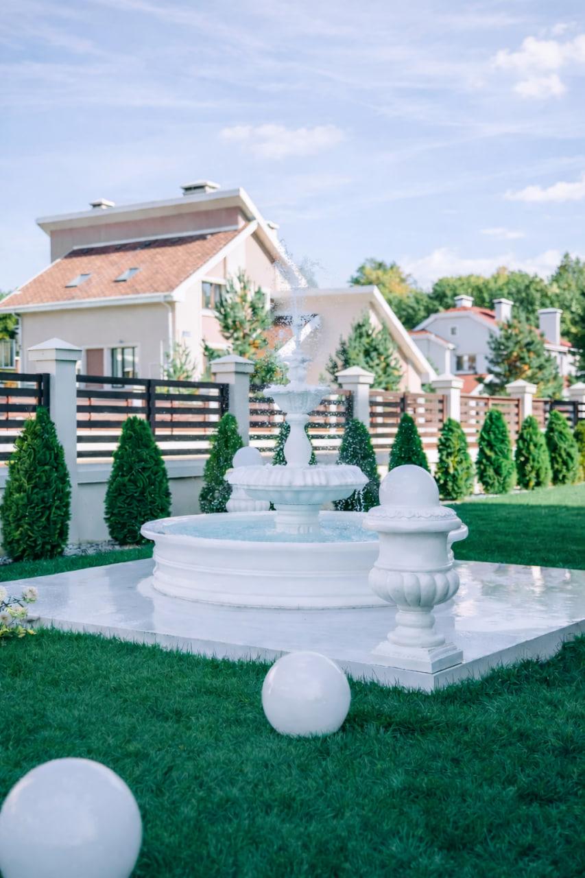 Фонтан Королевский в белом 2 korolevskij fontan ot klienta