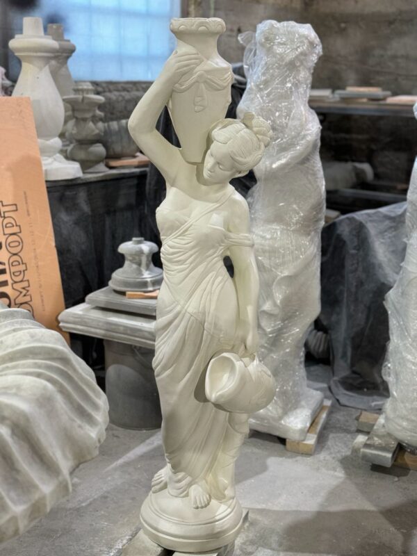 Скульптура Девушка с кувшинами (бежевый)