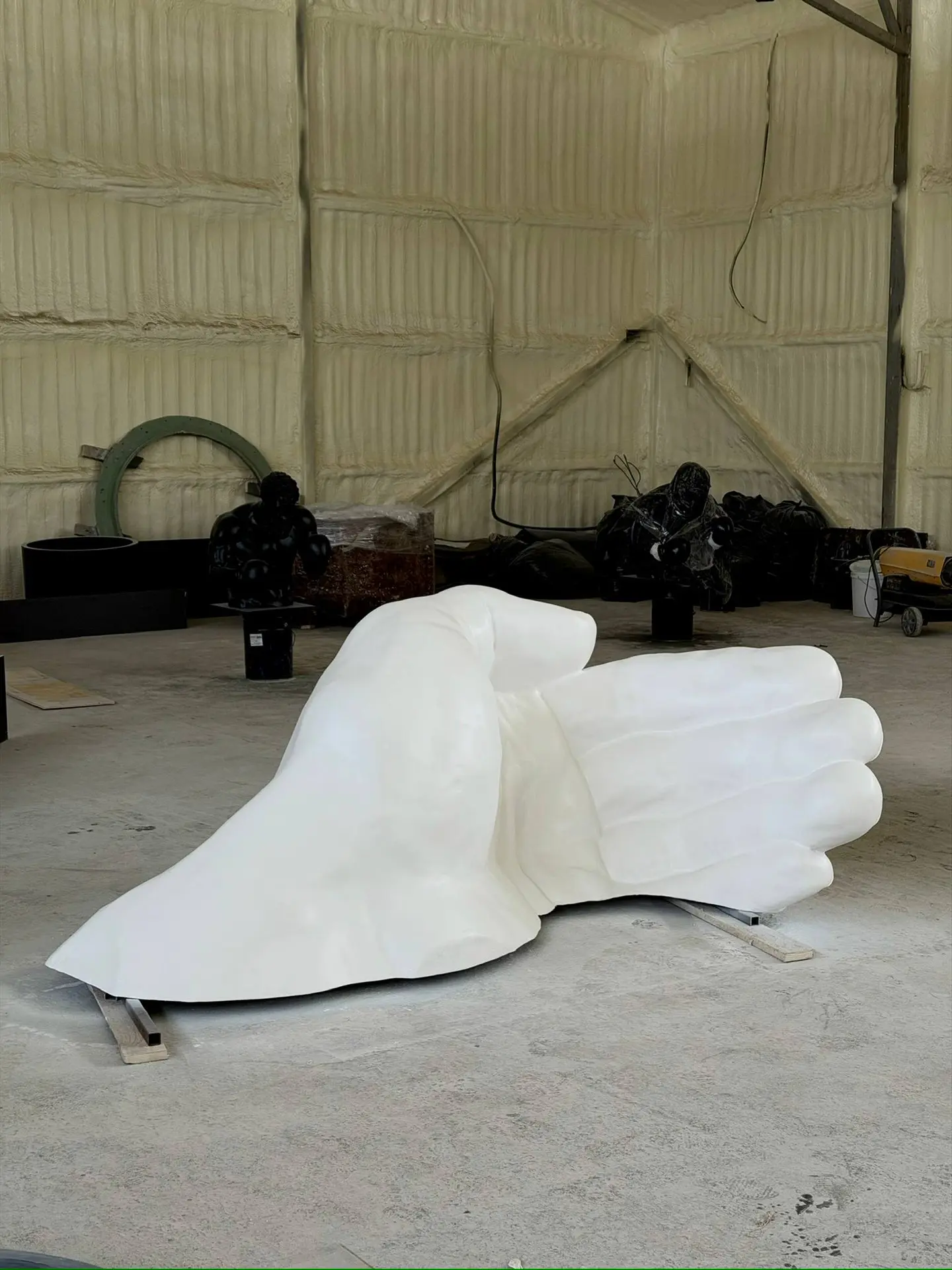 Арт-объект для сада "Руки природы" 6 арт-объект руки