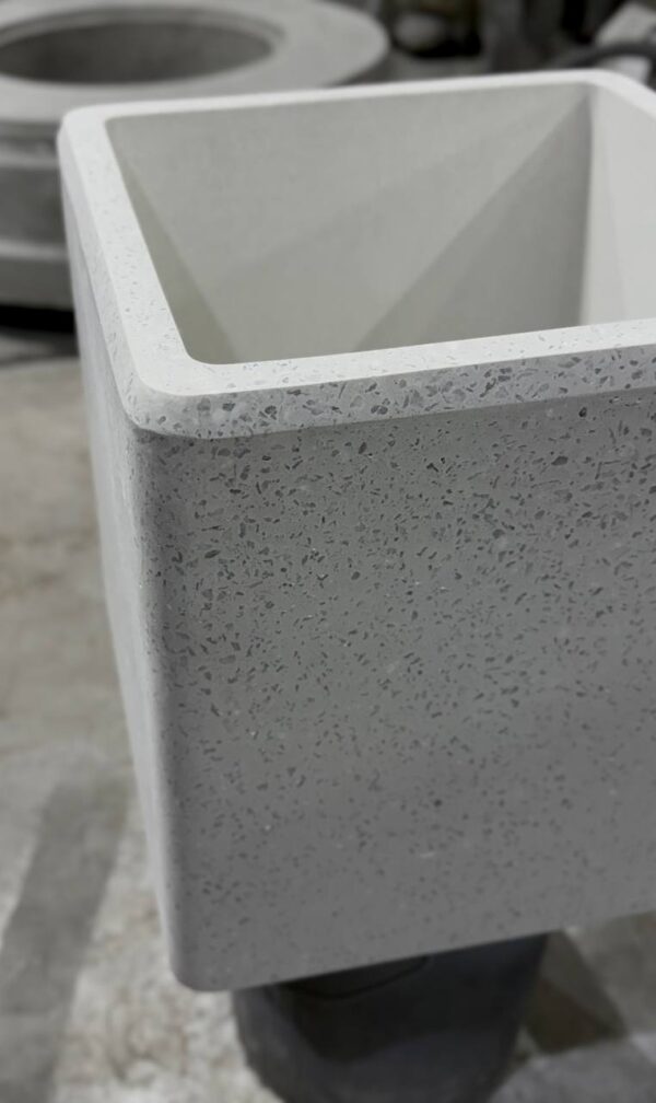 Вазон остин из бетона для сада и дачи