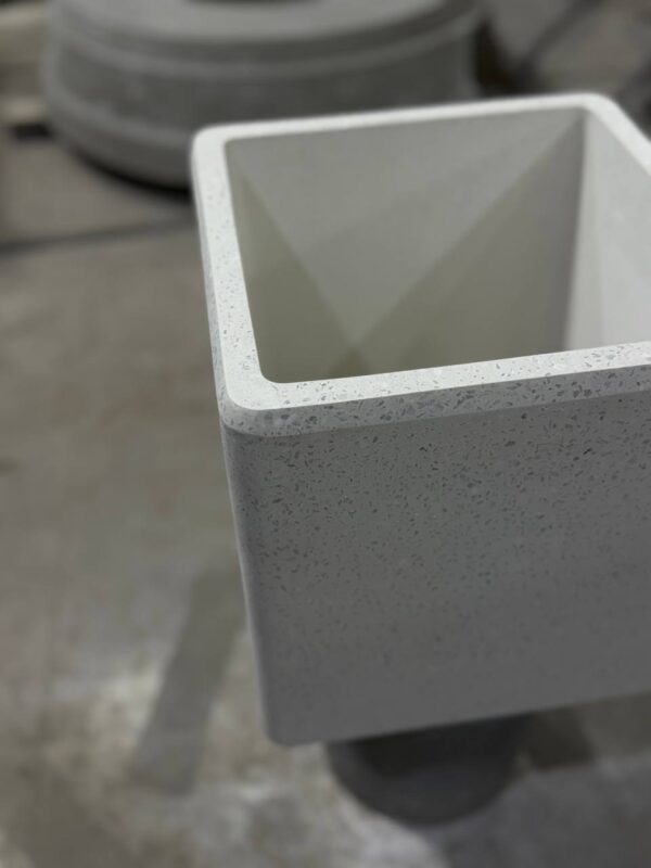 Вазон остин из бетона для сада и дачи