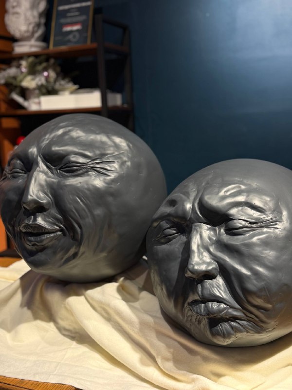 Скульптура "Эмоциональный колобок" грустный 4 эмоциональный колобок