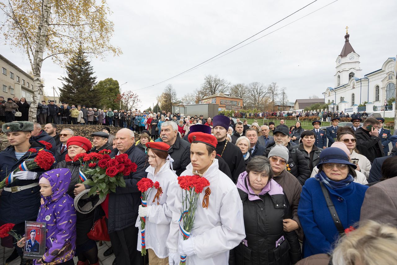 памятник воинам СВО